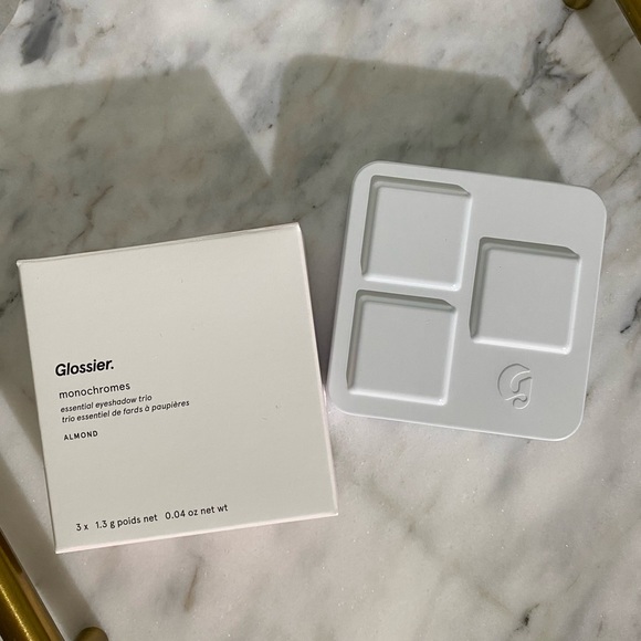 ✨Sold✨ Glossier Monochromes Eyeshadow Trio - Picture 3 of 7